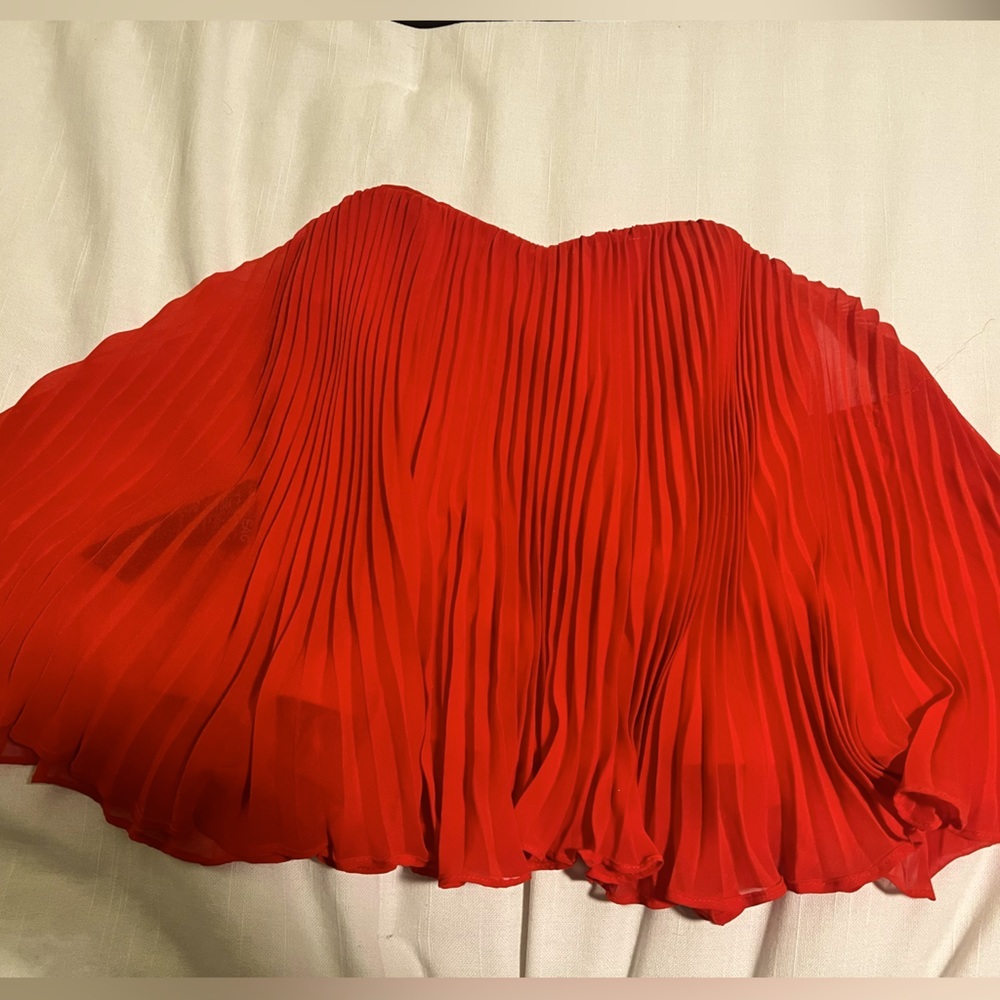 Guess Bustier red shoulder strap top